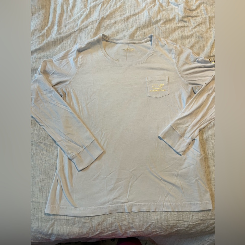 Vineyard vines tee